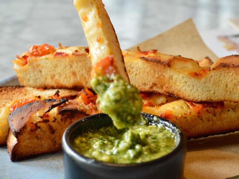 ¿Qué es el pesto? Beneficios y usos de esta salsa italiana